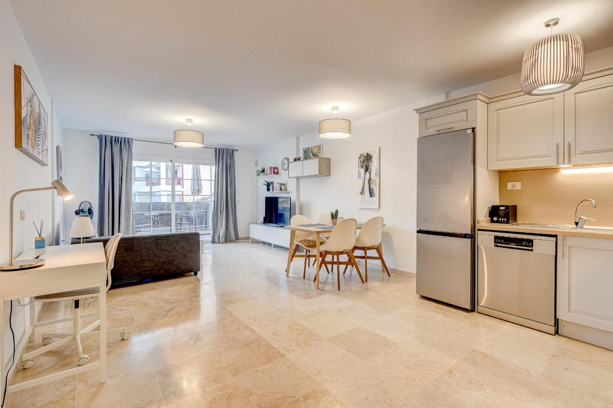 Paraiso Palm Mar Beautiful & Bright Renovated Apartment With Air Conditioning Exterior photo